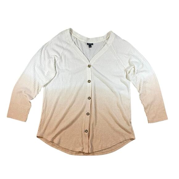 Torrid Waffle V-Neck Button-Front Long Sleeve Top - 2X - Picture 2 of 4